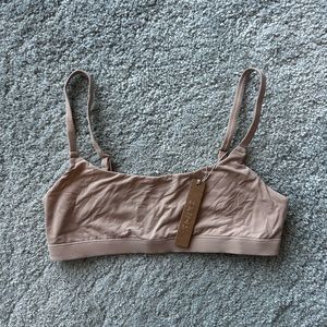 Skims fits everybody scoop neck bralette NWT